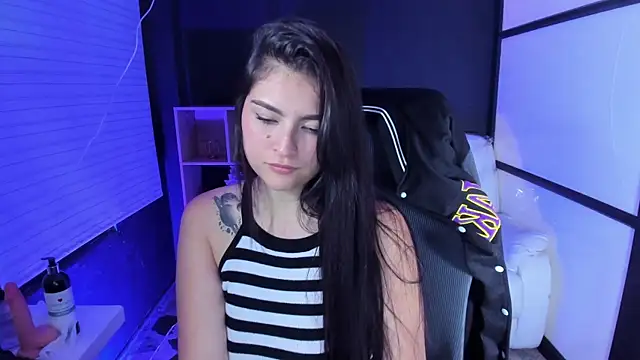 Snapshot of TifanyWhite_ chatting on February 2025 11:04:01 PM TifanyWhite online show from February 2025 11:04:01 PM