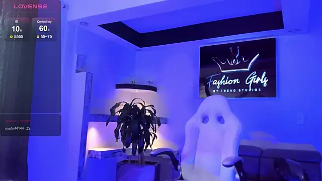 Snapshot of TifanyWhite_ chatting on February 2025 08:03:01 PM TifanyWhite online show from February 2025 08:03:01 PM