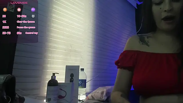 Snapshot of TifanyWhite_ chatting on February 2025 08:31:01 PM TifanyWhite online show from February 2025 08:31:01 PM