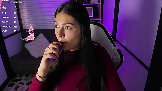 Snapshot of TifanyWhite_ chatting on January 2025 08:43:02 PM TifanyWhite online show from January 2025 08:43:02 PM