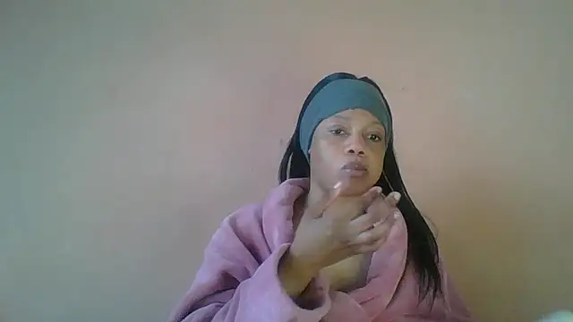 Snapshot of NAUGHTYSHALOTXX chatting on June 2026 09:25:02 AM NAUGHTYSHALOTXX online show from June 2026 09:25:02 AM