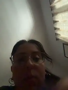 Mizztikaa online show from December 2025 01:11:02 PM