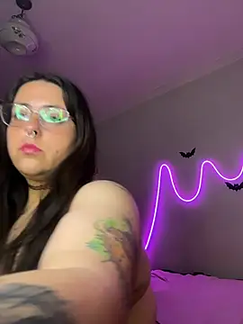 Snapshot of Mizztikaa chatting on November 2025 07:52:02 PM Mizztikaa online show from November 2025 07:52:02 PM