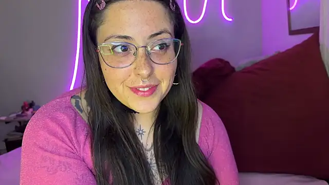 Snapshot of Mizztikaa chatting on December 2025 07:48:01 PM Mizztikaa online show from December 2025 07:48:01 PM