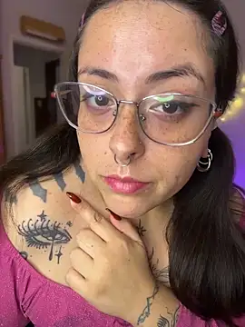 Mizztikaa online show from April 2026 06:58:02 PM