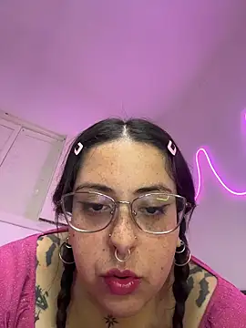 Mizztikaa online show from February 2026 05:24:02 PM