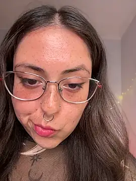 Mizztikaa online show from May 2026 06:48:02 PM