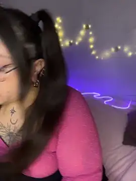 Mizztikaa online show from April 2026 06:58:01 PM