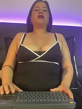 Snapshot of Leahstonee2 chatting on March 2025 12:10:02 AM Leahstonee2 online show from March 2025 12:10:02 AM