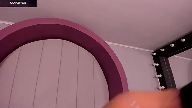 Snapshot of morganlake_ chatting on November 2025 03:43:02 AM morganlake online show from November 2025 03:43:02 AM