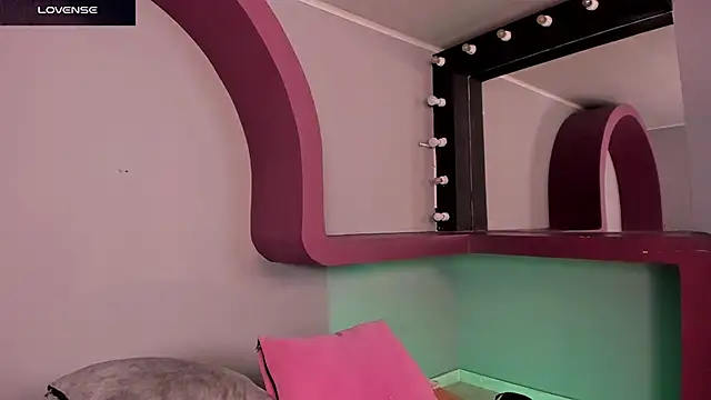 Snapshot of morganlake_ chatting on November 2025 07:36:02 PM morganlake online show from November 2025 07:36:02 PM