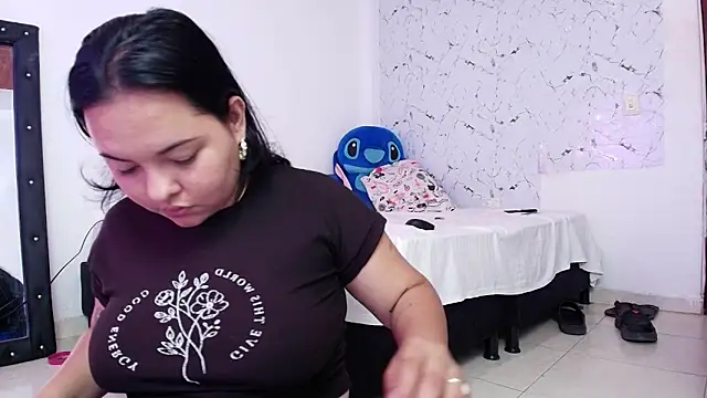 leoytessa 10 online show from November 2025 01:58:02 PM