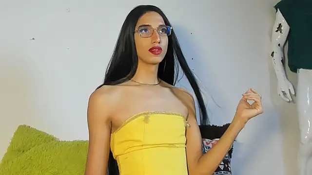 Snapshot of CharlotteLauren chatting on September 2025 11:52:02 PM CharlotteLauren online show from September 2025 11:52:02 PM