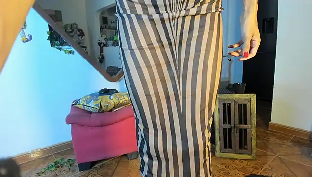 Snapshot of CharlotteLauren chatting on December 2025 11:07:01 PM CharlotteLauren online show from December 2025 11:07:01 PM