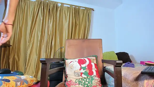 CharlotteLauren online show from November 2025 04:35:02 AM