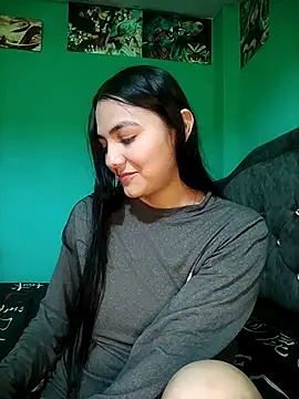 Nahiara velez online show from April 2026 10:43:02 PM