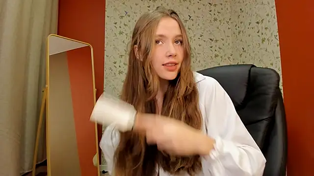 MaryannSoftt online show from November 2025 03:01:01 PM