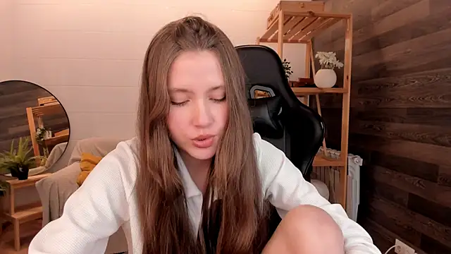 MaryannSoftt online show from October 2025 03:34:01 PM