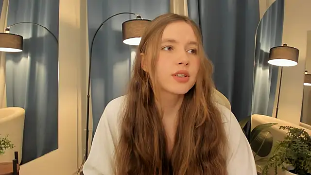 MaryannSoftt online show from December 2025 03:33:01 PM