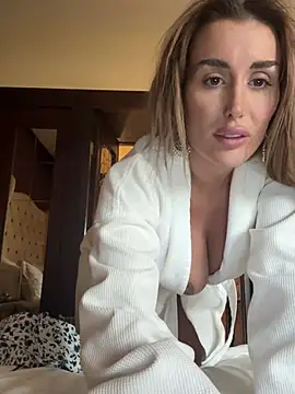 UKSYDNEYFOX online show from March 2025 03:14:02 PM