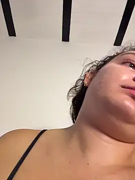 Snapshot of eva_y_marcelo chatting on April 2026 12:18:02 PM eva y marcelo online show from April 2026 12:18:02 PM