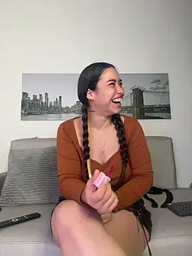 Snapshot of SophieRoyals chatting on May 2026 01:32:02 PM SophieRoyals online show from May 2026 01:32:02 PM