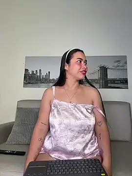 SophieRoyals online show from April 2026 12:30:01 PM