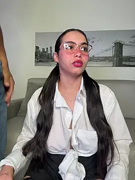 SophieRoyals online show from April 2026 01:02:02 PM