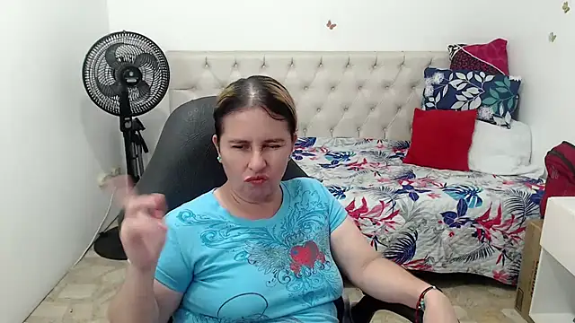 victoria jones online show from April 2026 02:02:02 PM