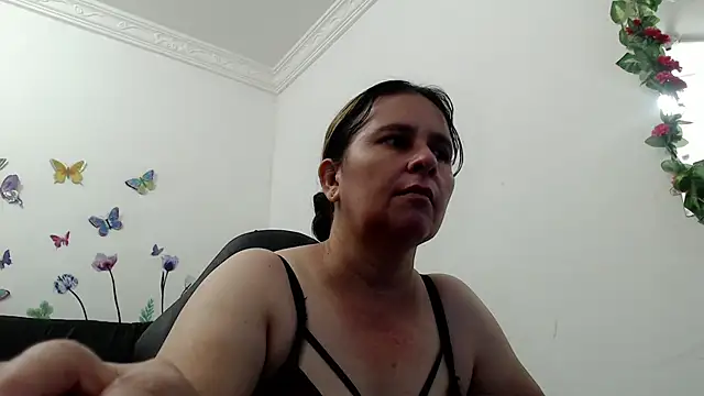 Snapshot of victoria_jones chatting on May 2026 12:13:02 PM victoria jones online show from May 2026 12:13:02 PM