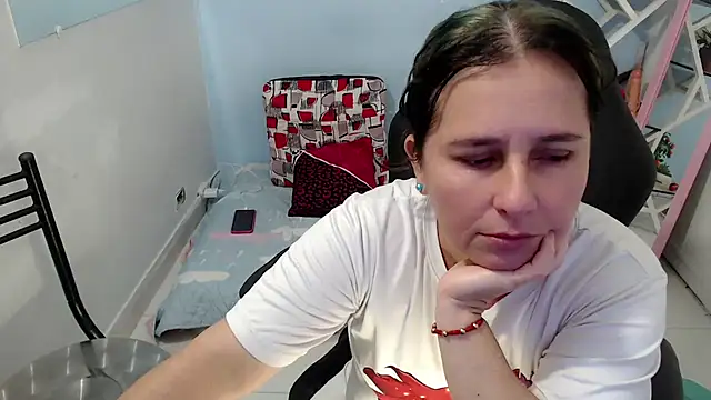 victoria jones online show from January 2026 04:32:02 PM