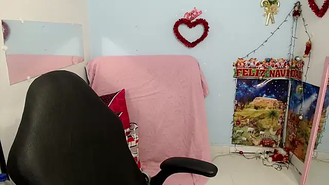 victoria jones online show from December 2025 02:01:02 PM