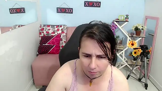 victoria jones online show from October 2025 02:29:02 PM