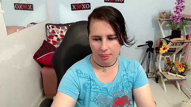 victoria jones online show from November 2025 01:59:02 PM