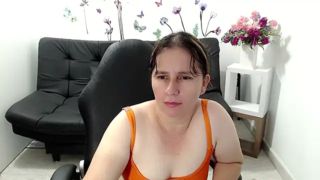 Snapshot of victoria_jones chatting on May 2026 12:00:02 PM victoria jones online show from May 2026 12:00:02 PM