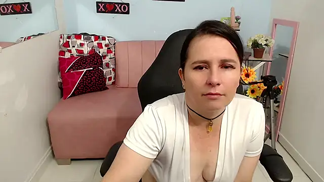 victoria jones online show from October 2025 01:34:02 PM