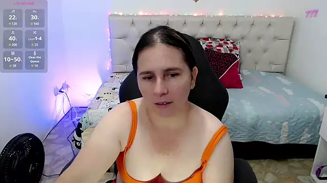 Snapshot of victoria_jones chatting on April 2026 01:59:02 PM victoria jones online show from April 2026 01:59:02 PM