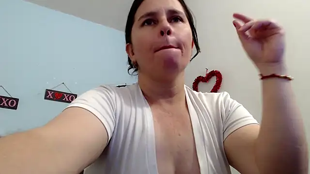 victoria jones online show from November 2025 12:54:01 PM