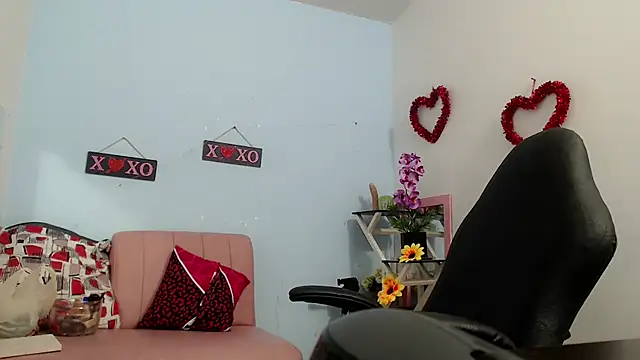 victoria jones online show from October 2025 02:51:02 PM