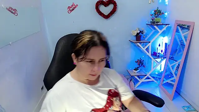 victoria jones online show from February 2026 03:58:02 PM