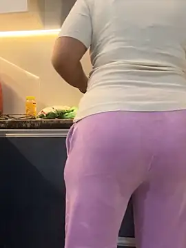 Diya Chopra online show from November 2025 04:28:01 AM