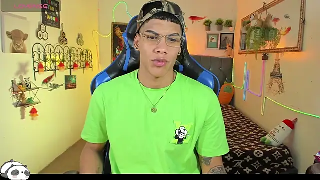 Damian latinxxx online show from January 2026 02:59:01 AM