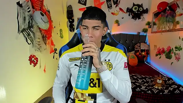 Damian latinxxx online show from October 2025 03:07:02 AM