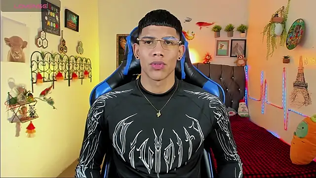 Damian latinxxx online show from January 2026 03:00:02 AM