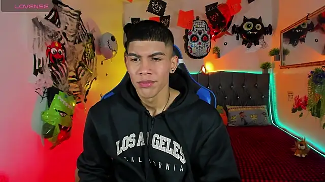 Damian latinxxx online show from October 2025 02:46:01 AM