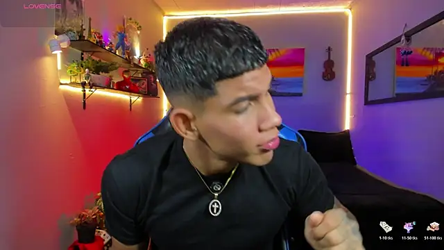 Snapshot of Damian_latinxxx chatting on July 2026 09:27:01 AM Damian latinxxx online show from July 2026 09:27:01 AM