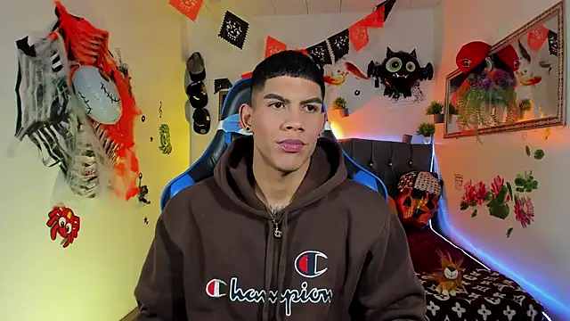 Damian latinxxx online show from October 2025 03:06:02 AM