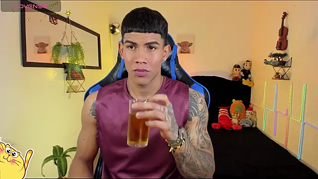 Damian latinxxx online show from March 2026 02:49:02 AM