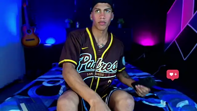 Damian latinxxx online show from February 2025 03:09:02 AM