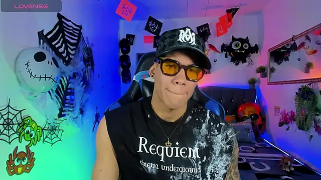 Damian latinxxx online show from October 2025 03:07:02 AM